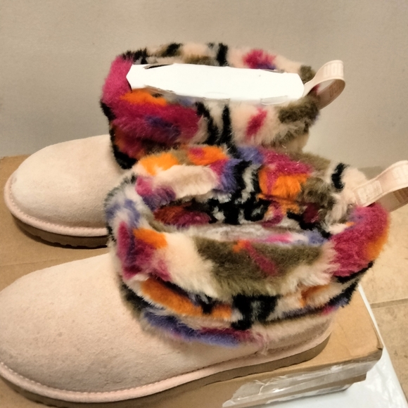 UGG Fluff Mini Quilted Motlee Boots (Size 8 Women's - Picture 4 of 11